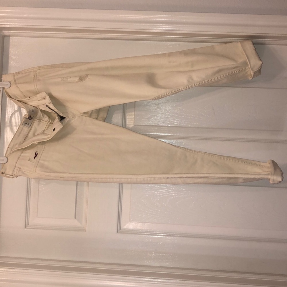 White Hollister capris